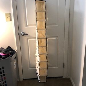 Hanging closet shoe holder